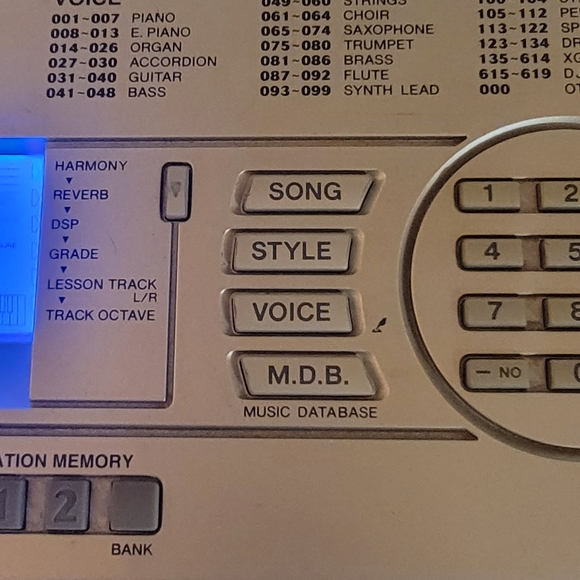 Yamaha DGX-500 portable grand piano - Picture 9 of 11